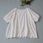 ★感謝祭SALE★小花立体刺繍柄ゆったり着られる大人可愛い五分袖トップス♪