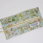【再販】リバティ ウェットティッシュ 汗拭きシート 除菌シート お尻拭きケース   Wild Flowersワイルドフラワーズ ライトブルー地