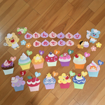 壁面飾り　保育　誕生日表　お誕生日おめでとう　カップケーキ