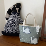 swan×タンバリン 底が丸いトートバック　mina perhonen