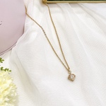 ダイヤ型　ネックレス