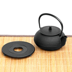 専用化粧箱入りのギフトセット 南部鉄器 鉄瓶兼用急須セット 5型新アラレ0.65L 釜敷き付 日本製 ガス対応