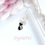 黒猫ちゃん🐈‍⬛　マスクチャーム　マグネットタイプ　お花　黒猫　ブラック　キャット　cat  CAT  マスクピアス　マスク　マグネットピアス　マグネット　ホワイト