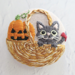 【ハロウィンねこちゃん】刺繍ブローチ 38mm