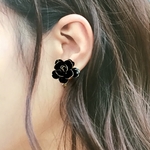 わがままな黒薔薇のイヤリング　K16GP