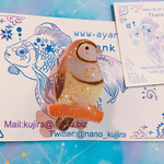 カノコスズメのブローチ