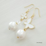 [全２色]flower & butterfly☆アシンメトリーピアス(イヤリングにも変更可能)