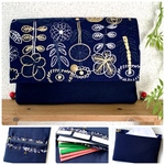北欧調の花刺繍 マルチケース(通帳ケース、母子手帳ケース)