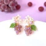 【パープル】ちっちゃな花付き葡萄のイヤリング、ピアス🍇(受注制作) 