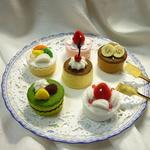 フェルトdeミニケーキ6個　（マグネット）
