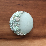 ビーズ刺繍くるみボタン（ヘアゴム/ブローチ）