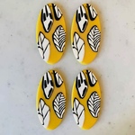 Yellow White Leaf Pattern Oval Pendant Tops