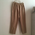 バイオウォッシュ加工リネンCで作ったテーパードパンツ