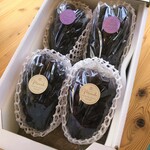 【送料無料】 岡山県産 極上ニューピオーネ 2.5kg(4~6房)　朝採れ産直！【ご家庭用】【房売り】