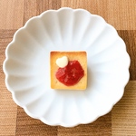 ハートのバターといちごジャムのトースト