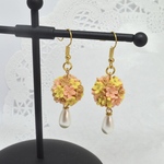 つまみ細工　フラワーボールピアス　No.2
