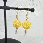 つまみ細工　フラワーボールピアス　No.3