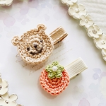 ✿ 1セットのみ【SALE】 2点セット　ベビーヘアクリップ　くまちゃん＆くすみカラーいちご　新生児　赤ちゃん　ヘアピン
