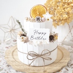 クレイケーキ　飾り付き　ウェルカムスペース　ピンクベージュ×ホワイト　誕生日ケーキ　結婚式