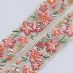 インド刺繍リボンᢂフラワー【ライトピンク】インド刺繍/刺繍リボン/リボン/シルクリボン/トリム/ブレード/ジャガードリボン/チロリアンテープ/レース/チュール