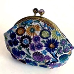 リバティ &刺繍柄　がま口ポーチ