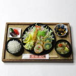 『野菜巻きとんかつ定食〜A〜』（ミニチュアフード）