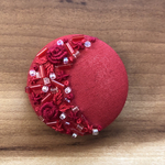 ビーズ刺繍くるみボタン（ヘアゴム/ブローチ）