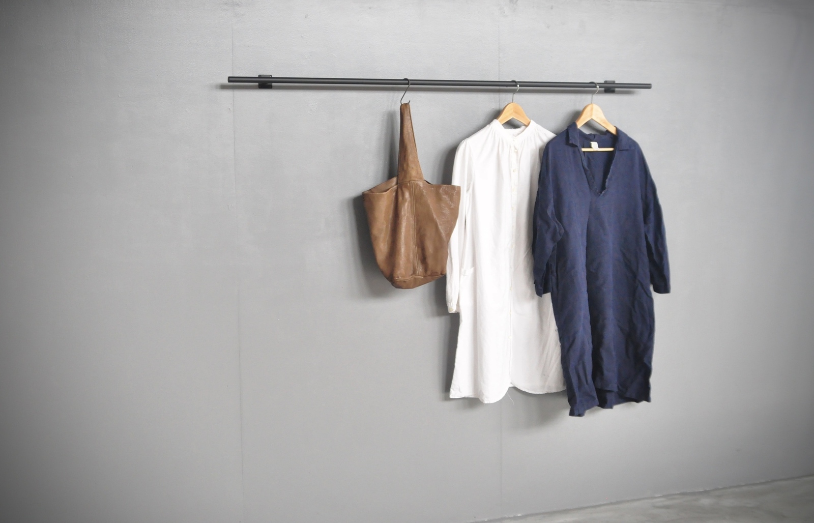 ハンドメイド アイアン ハンガー 楽天市場】【在庫一掃、3200円だけ！】 【2本セット】 ハンガー