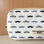 しかくポーチ　ひげ