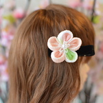 カラフルちりめんお花のヘアクリップ【Ｂ】