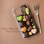 抹茶とキャラメルのCHOCOLATE BOX✨iPhone12/12Proケース