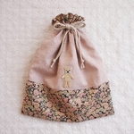 リバティ チャイブ　×   ドットミニヨン　巾着袋　🧸くまのヌーヌー刺繍ワッペン付き
