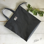 ラミネート　トートバッグ　ファスナー付き　ドット柄(ネイビー)ファスナー