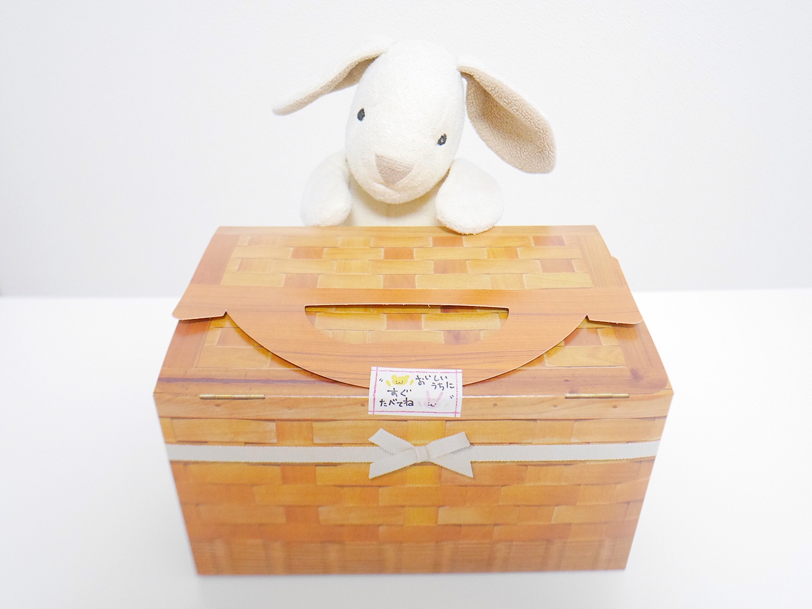 ♥️handmade♥️　バスケットBOX　つけま！帽子うさ おめかしうさぎマドレーヌバスケット┊︎12個入り┊︎詰め合わせ
