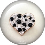 ビーズ刺繍ブローチ　Dalmatian Heart