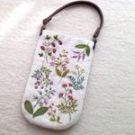 リネンと刺繍の野の花スマホケース　メガネケース