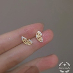 ゴールド　蝶々　バタフライ　ミニピアス　ギフト　高品質