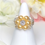 パールフラワー〜ゴールド〜【スワロフスキー クリスタルパールとジルコニアのお花ビーズリング、ビーズアクセサリー/金色、黄色】