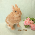 〈usagi-no-rib様専用オーダー作品。オレンジカラーのうさぎさん  羊毛フェルト〉 