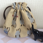 まん丸ミニ巾着（くすぐり猫、ベージュ）