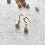 スモーキーパープル/ムーンストーン立体トライアングルピアス/イヤリング