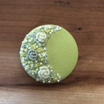 ビーズ刺繍くるみボタン（ヘアゴム/ブローチ）