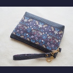 ★リバティレザーコンビバッグポーチ　もち手ストラップ付き　21×12.3×4cm　中布　1＋2分割ポケット