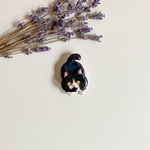 黒白 ハチワレ 猫ブローチ 陶器製