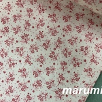 110×50★シーチング綿プリント生地★小花★生成り地に赤色