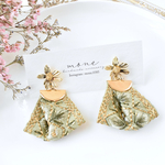 インド刺繍　刺繍リボン　タッセル　ゴールド　フラワー　グリーン　ピスタチオカラー　イヤリング　＊　結婚式　お呼ばれ　華やか　ロング　可愛い　お洒落　プレゼント　ギフト　ネジバネ式　