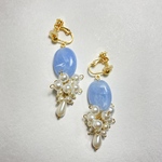 【Kano様専用】ブルーのマーブルアクリルとパールのイヤリング💙