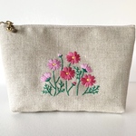 コスモスの刺繍ポーチ　