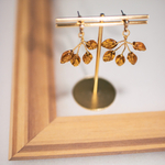 秋めくチェコガラスの小枝ピアス