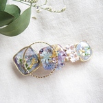 淡いブルーのお花のレジンバレッタ